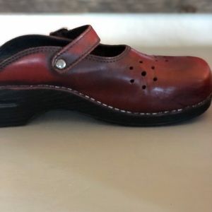 Burgundy MaryJane dansko clogs size 42